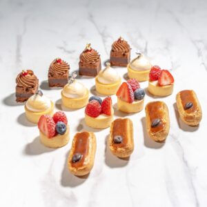 Petit Fours Box (18pcs)