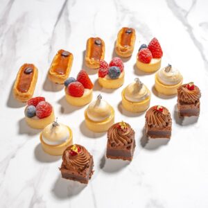 Petit Fours Box (18pcs)